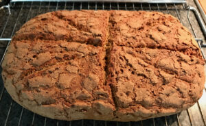 Sauerteigbrot nach dem Backen