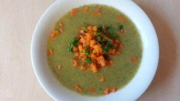 Brokkolie-Möhensuppe