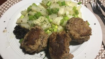 Kichererbsen-Rinderfrikadellen mit Kohlrabigemüse