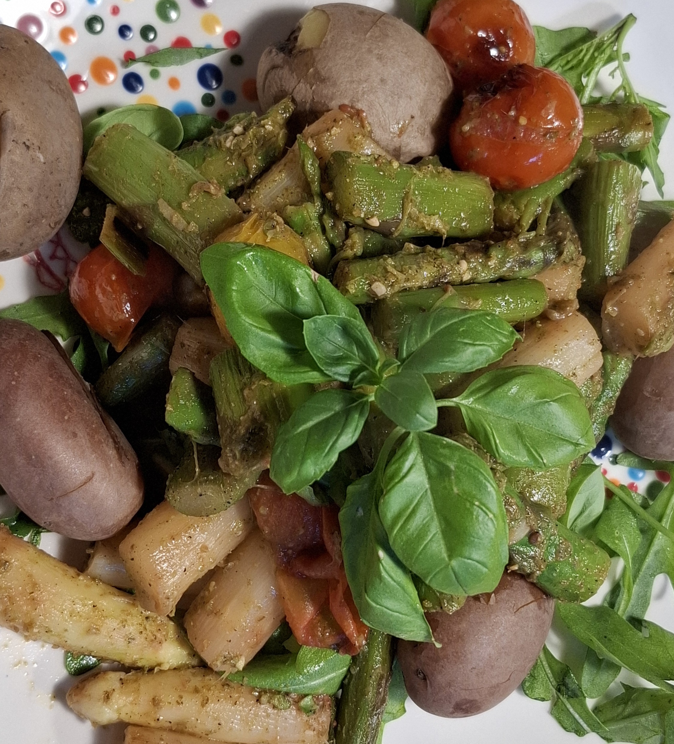 Mediterrane Spargelpfanne