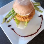 Champignon-Burger mit Kichererbsen-Bratling
