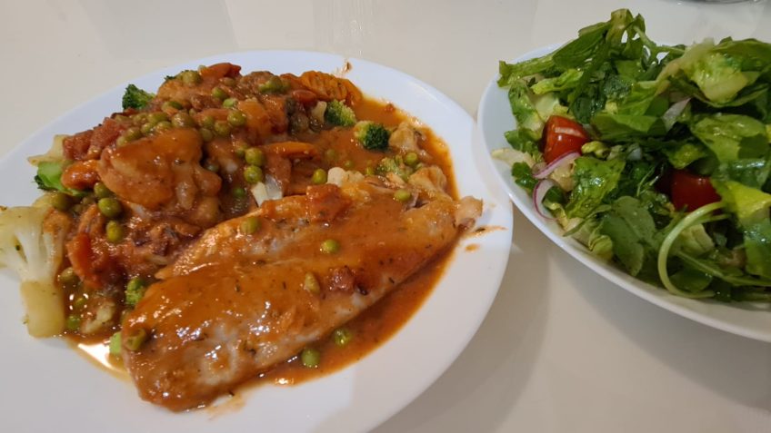 Mediterranes Tomatenhähnchen aus dem Ofen