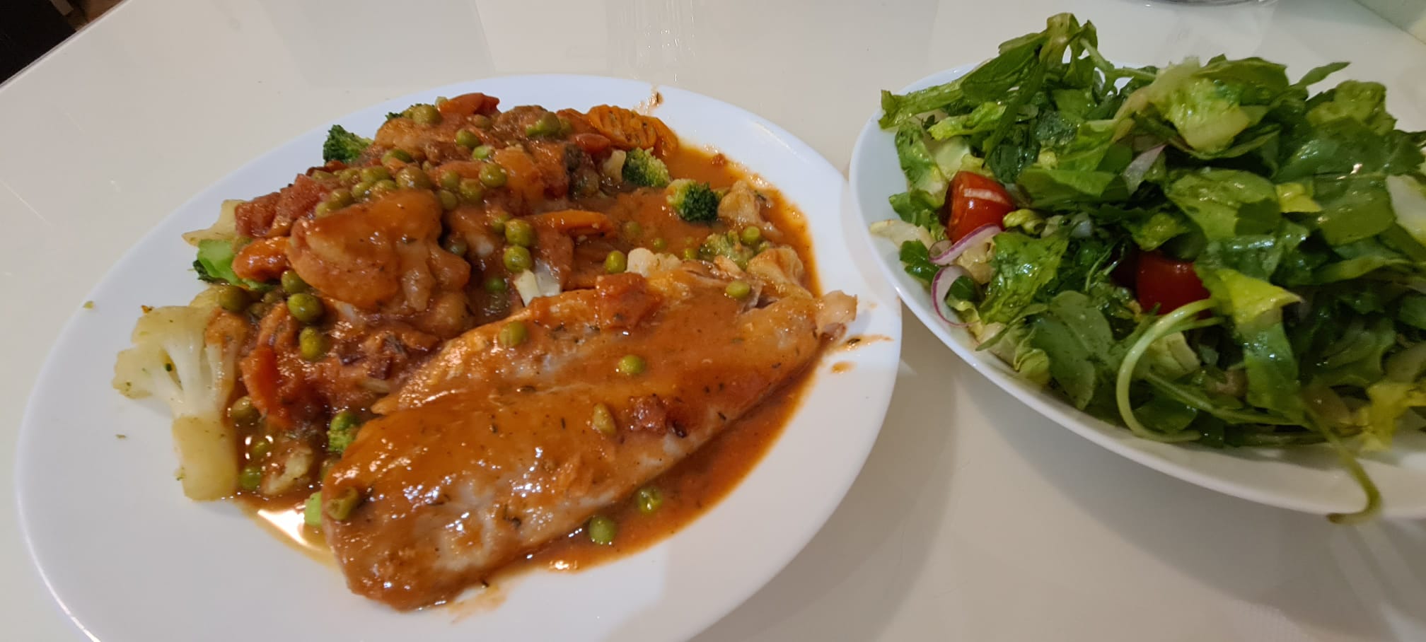 Mediterranes Tomatenhähnchen aus dem Ofen