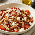 Mediterraner Nudelsalat