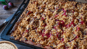 Haferflocken Pflaumenkuchen vom Blech
