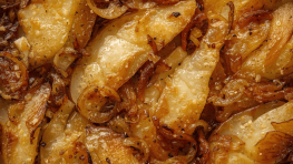 Birnen-Kartoffelgratin mit Röstzwiebeln