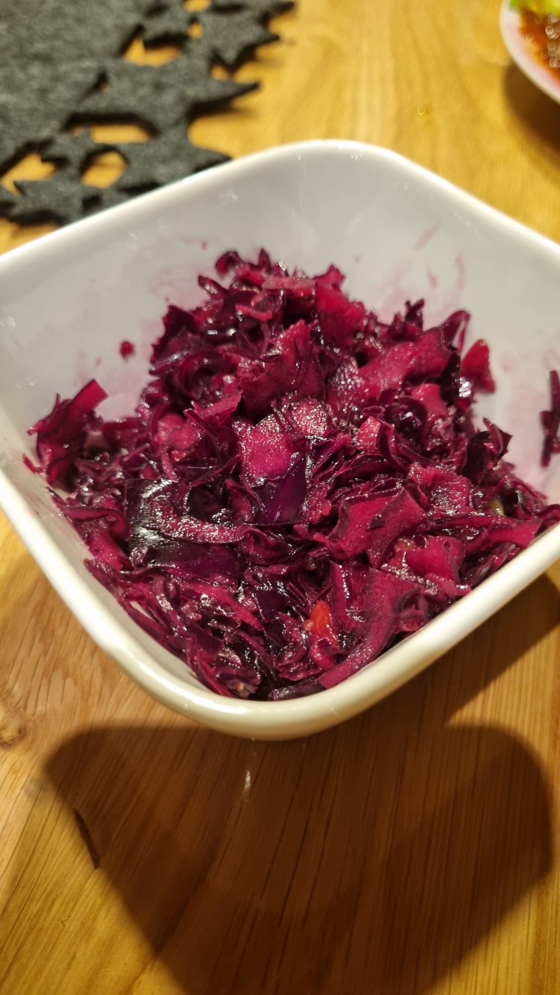 frischer Rotkohlsalat