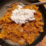 Spitzkohlpfanne mit Linsen