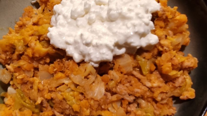 Spitzkohlpfanne mit Linsen