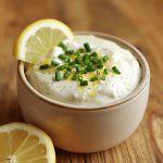 Zitronen-Schnittlauch-Dip
