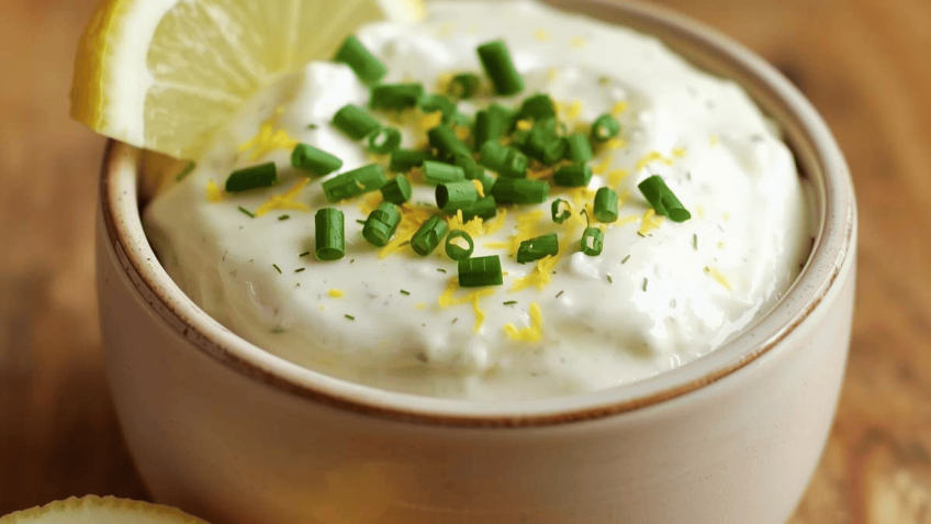 Zitronen-Schnittlauch-Dip