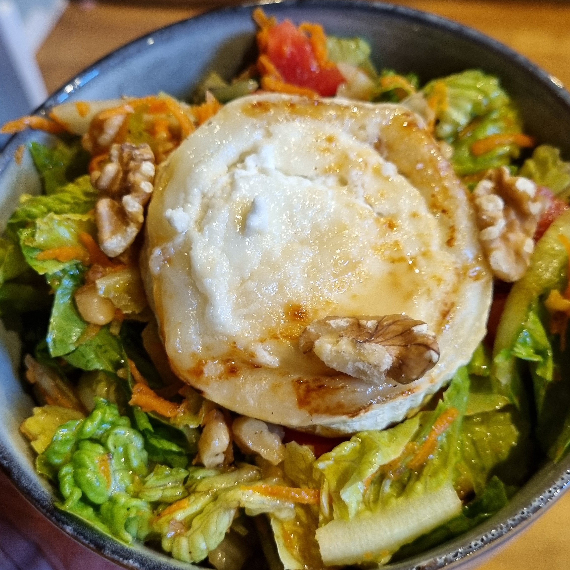 Ziegenkäse-Walnuss-Salat